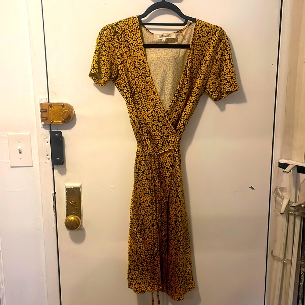 Diane Von Furstenburg gold floral silk wrap dress